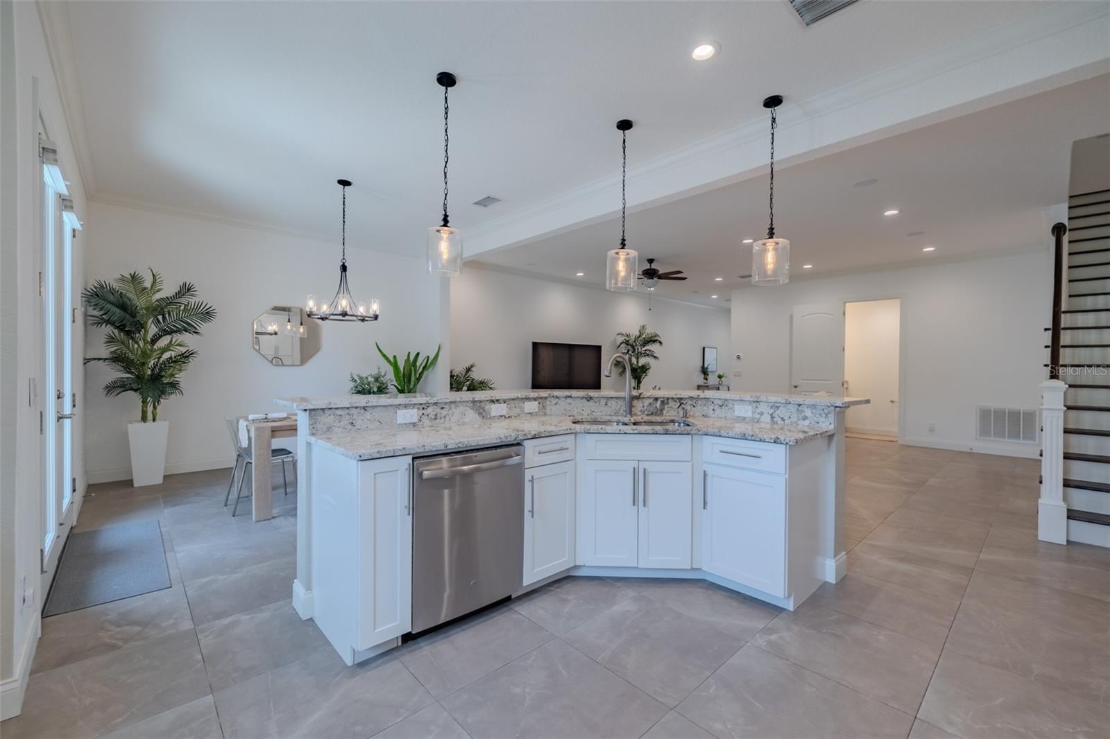 EMPEDRADO OAKS TWNHMS - Residential