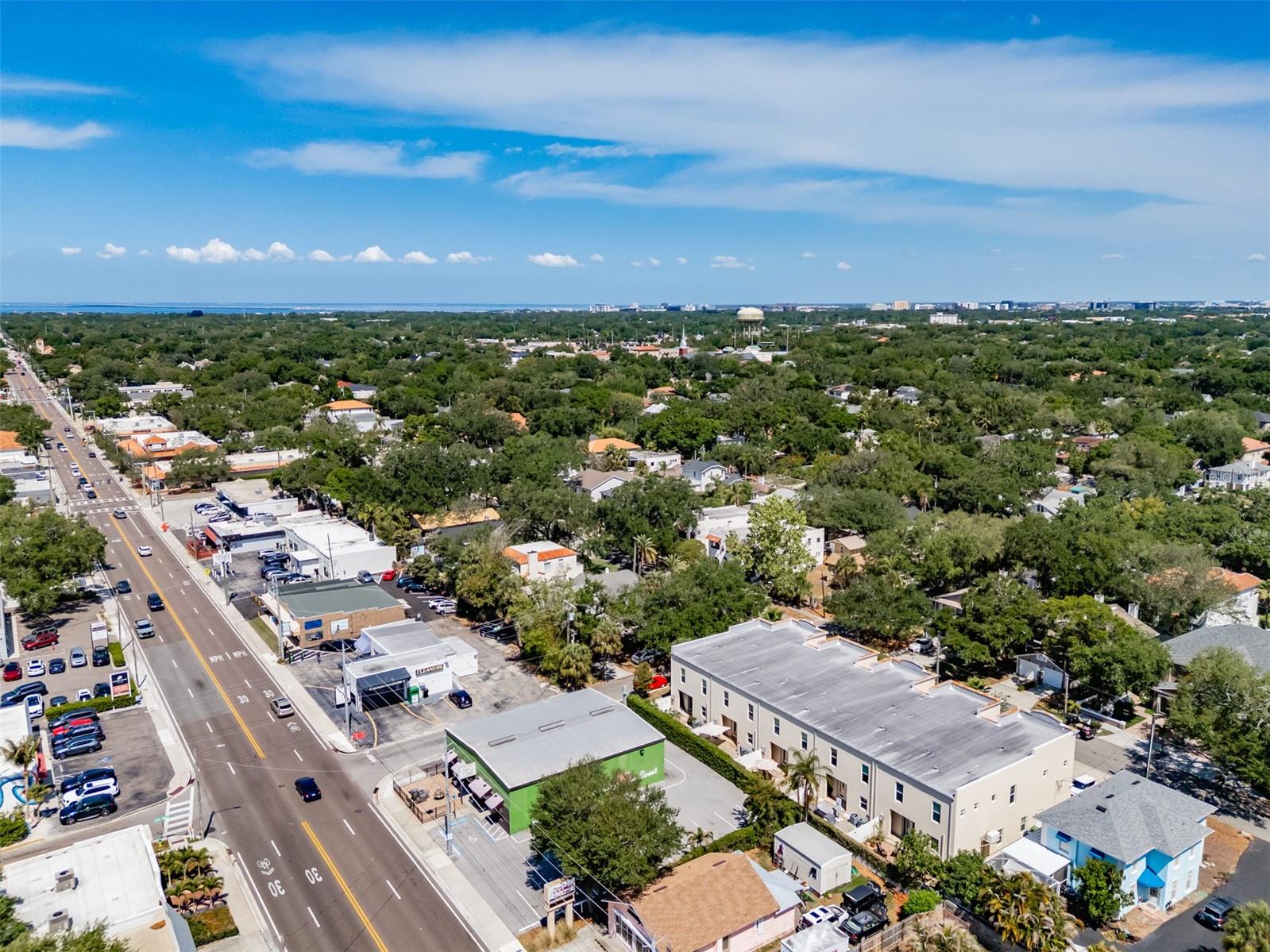 EMPEDRADO OAKS TWNHMS - Residential