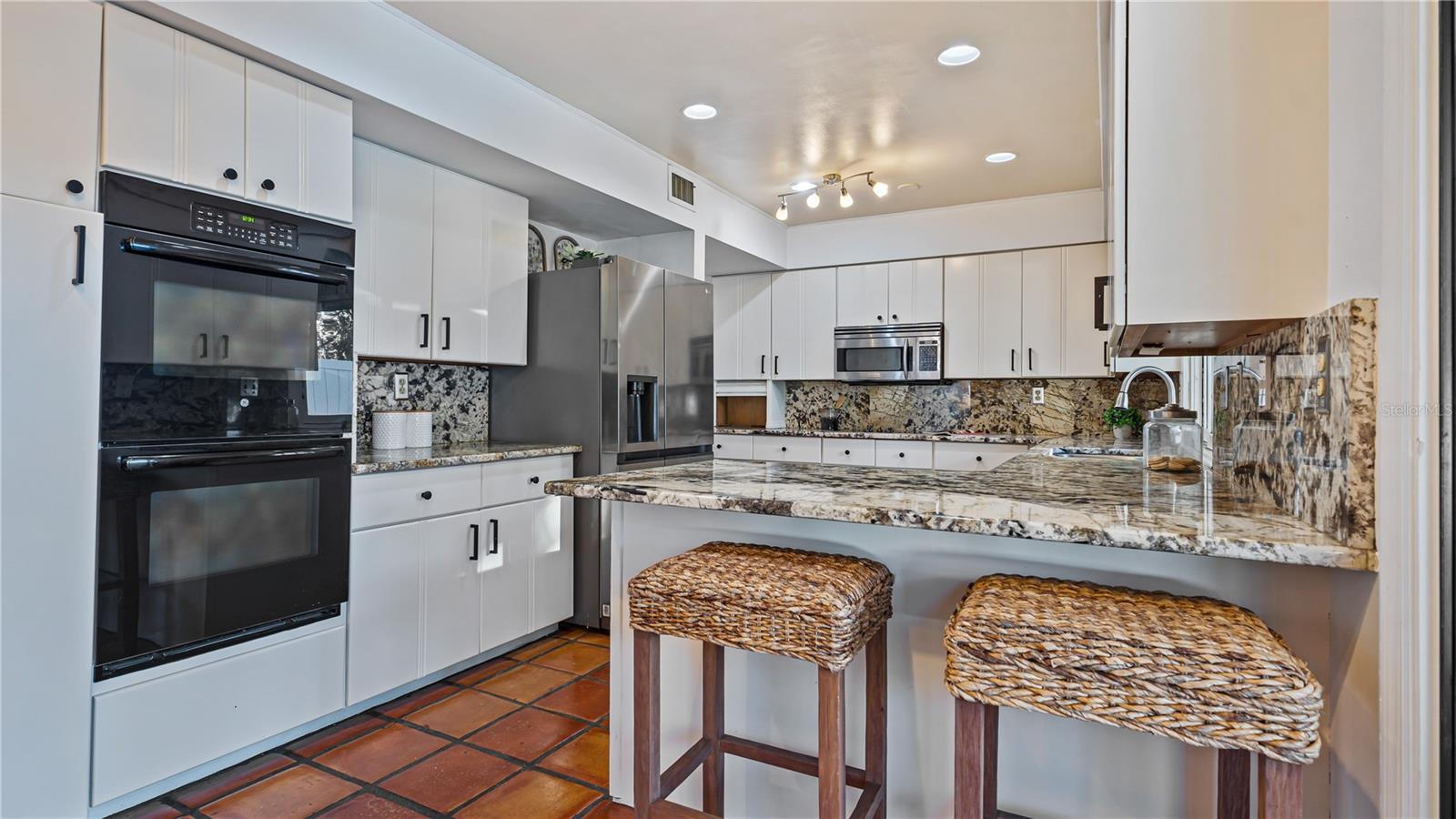 CYPRESS POINT - Residential