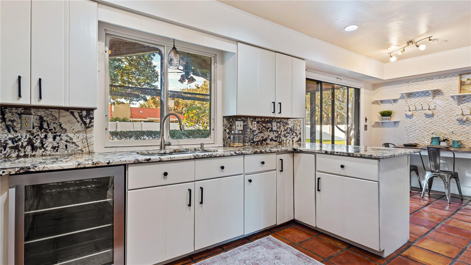 CYPRESS POINT - Residential