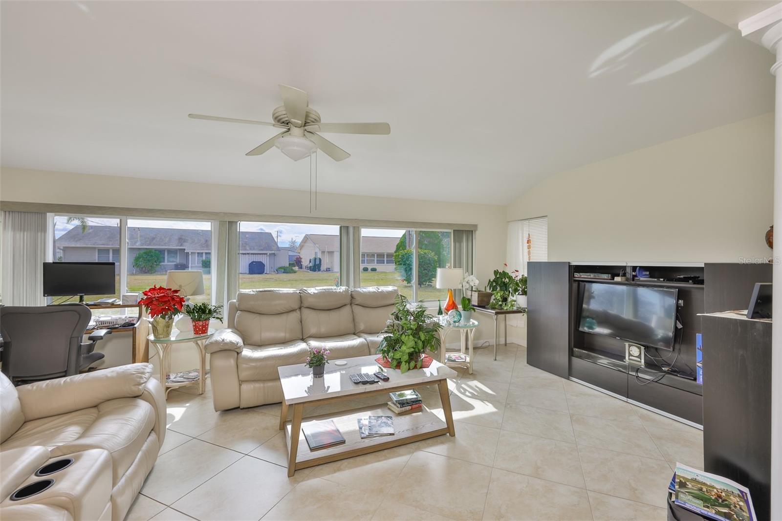 DEL WEBBS SUN CITY FLORIDA UN - Residential