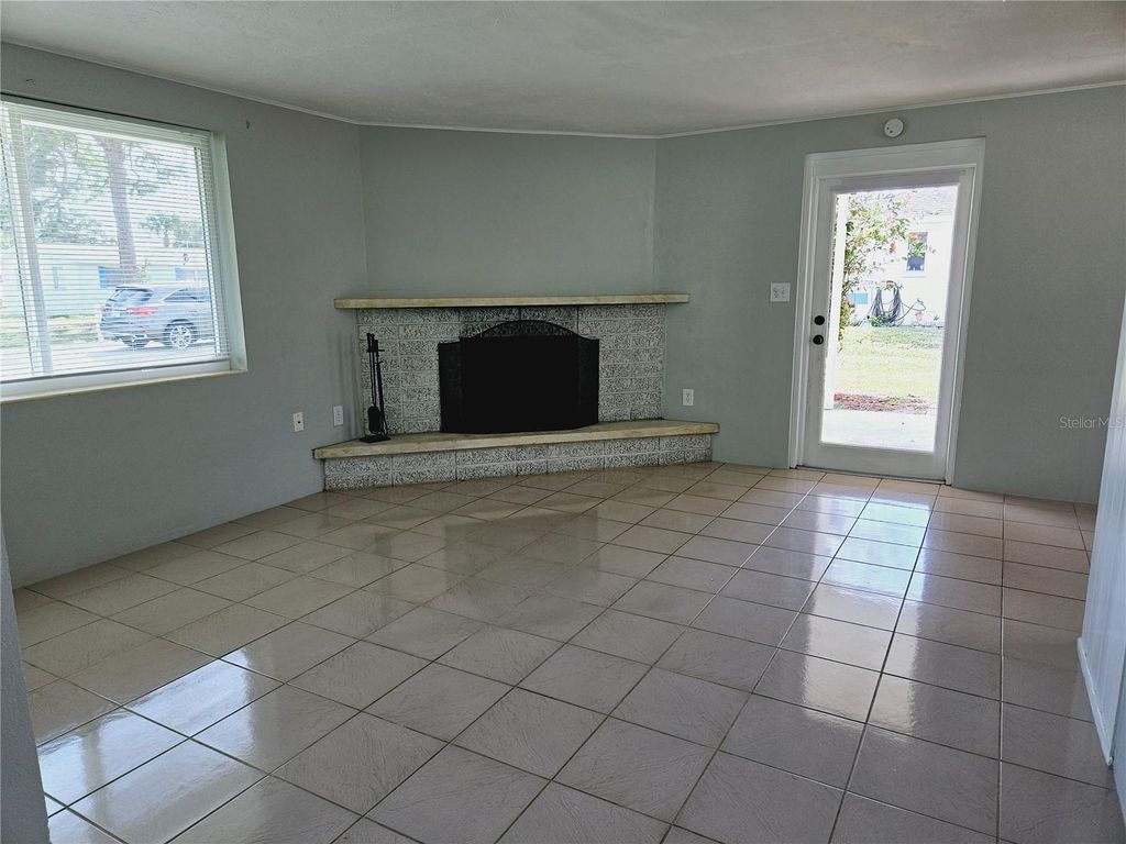 Photo of 900 Nantucket Road, Venice, FL 34293 (MLS # N6143393)