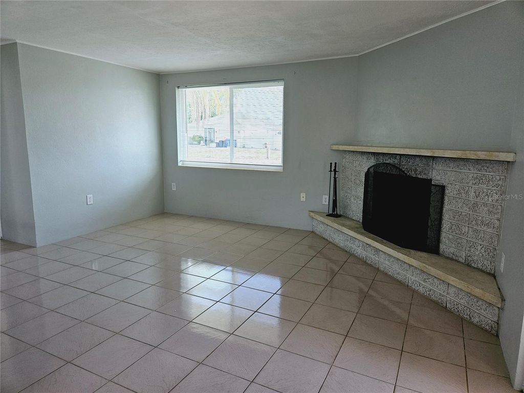 Photo of 900 Nantucket Road, Venice, FL 34293 (MLS # N6143393)