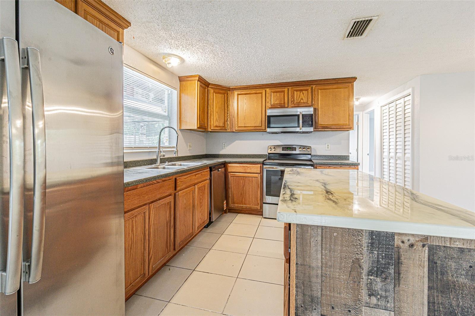 APOLLO BEACH UNIT TWO - Residential Lease