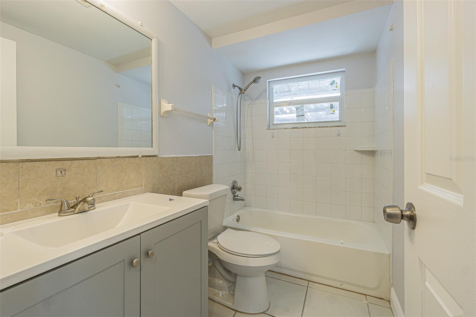 APOLLO BEACH UNIT TWO - Residential Lease