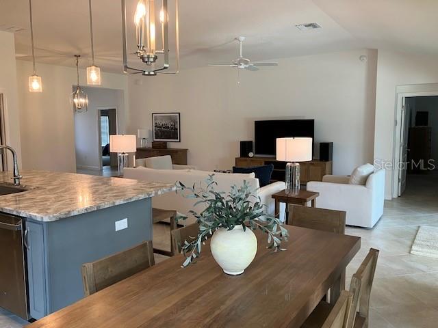 VILLAGES/SOUTHERN OAKS UN 124 - Residential