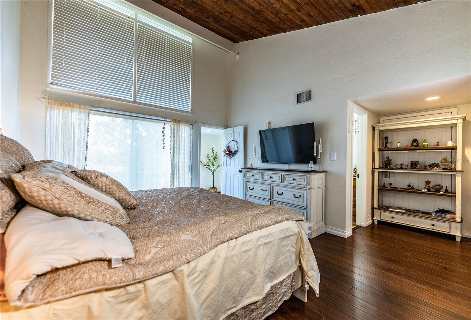 GRENELEFE ABBEY COURT CONDO - Residential