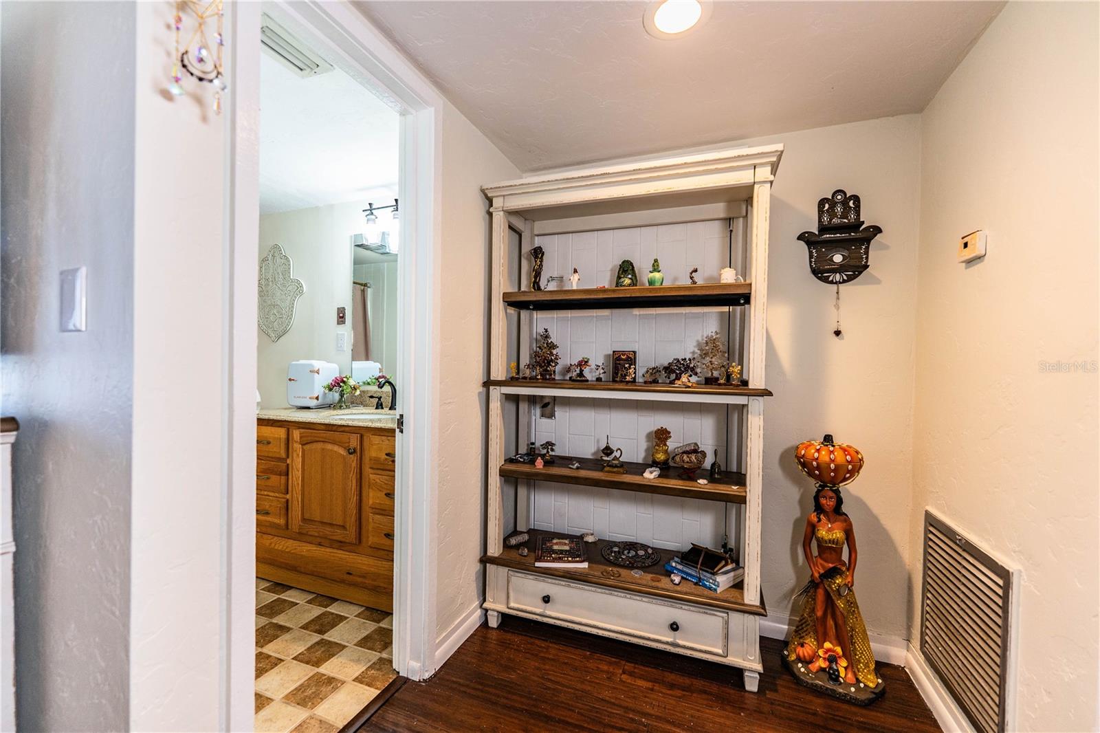 GRENELEFE ABBEY COURT CONDO - Residential