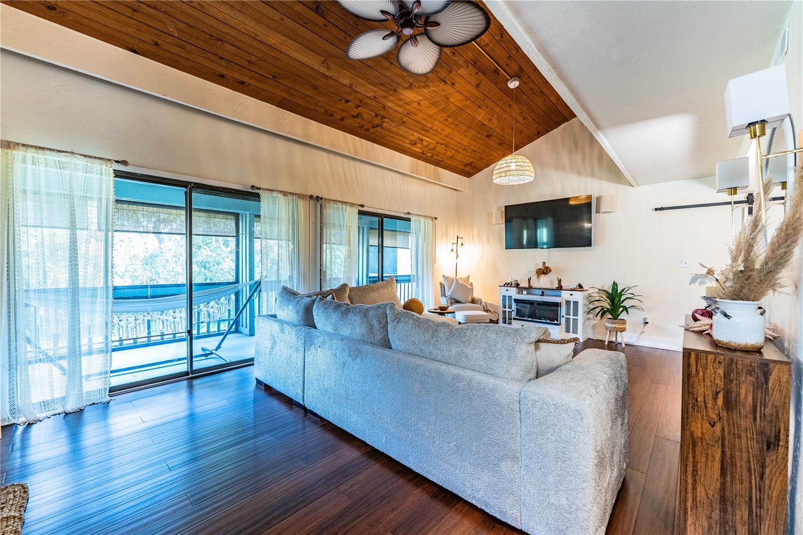 GRENELEFE ABBEY COURT CONDO - Residential