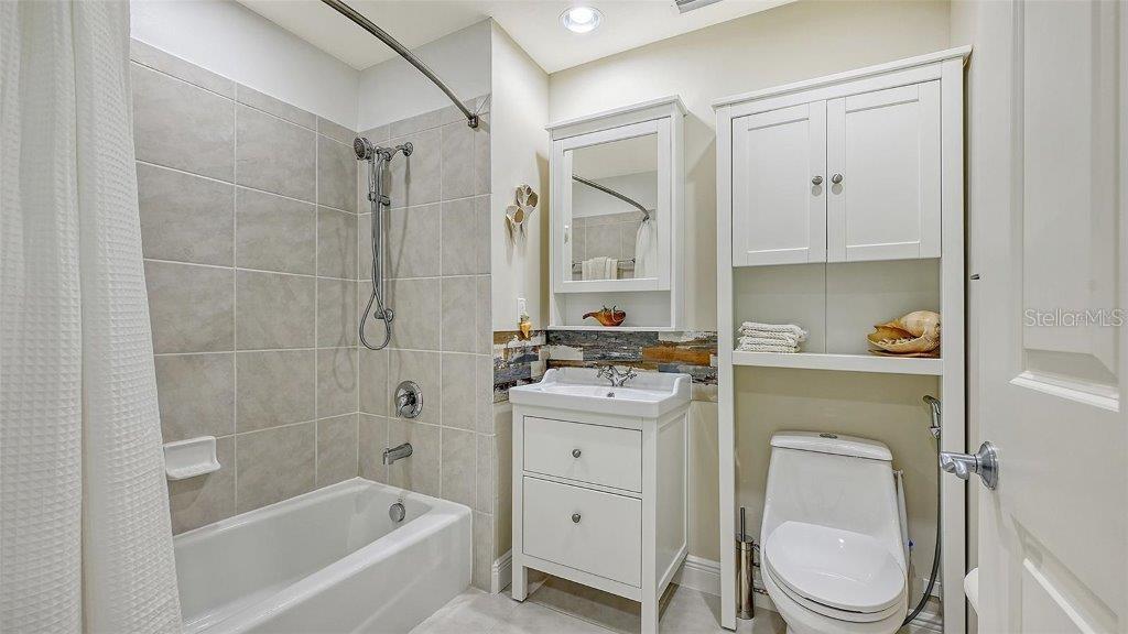RIVO AT RINGLING - Residential Lease