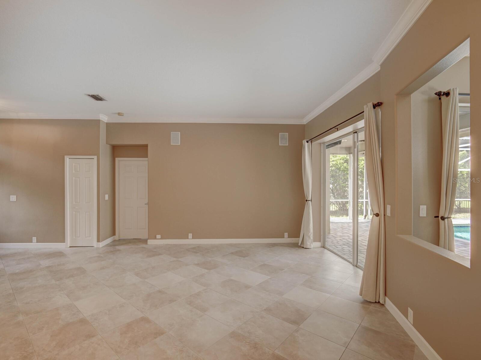 4323 CLAIRIDGE WAY