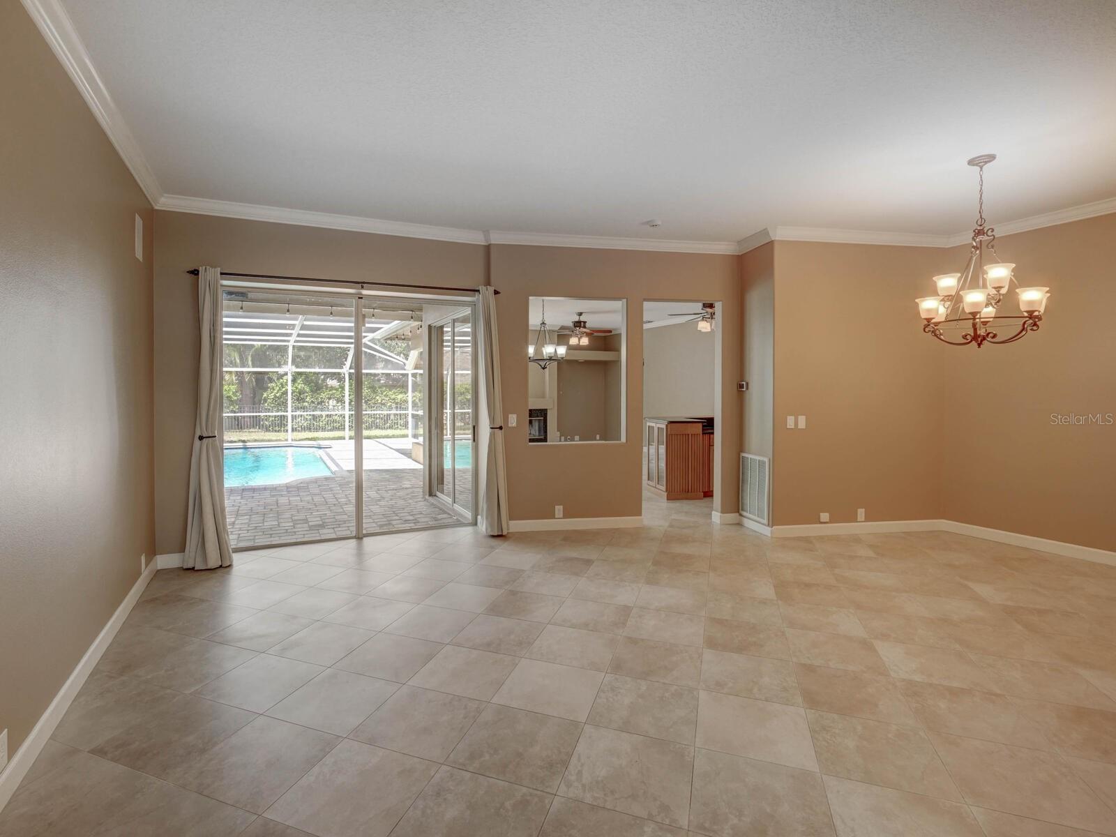 4323 CLAIRIDGE WAY