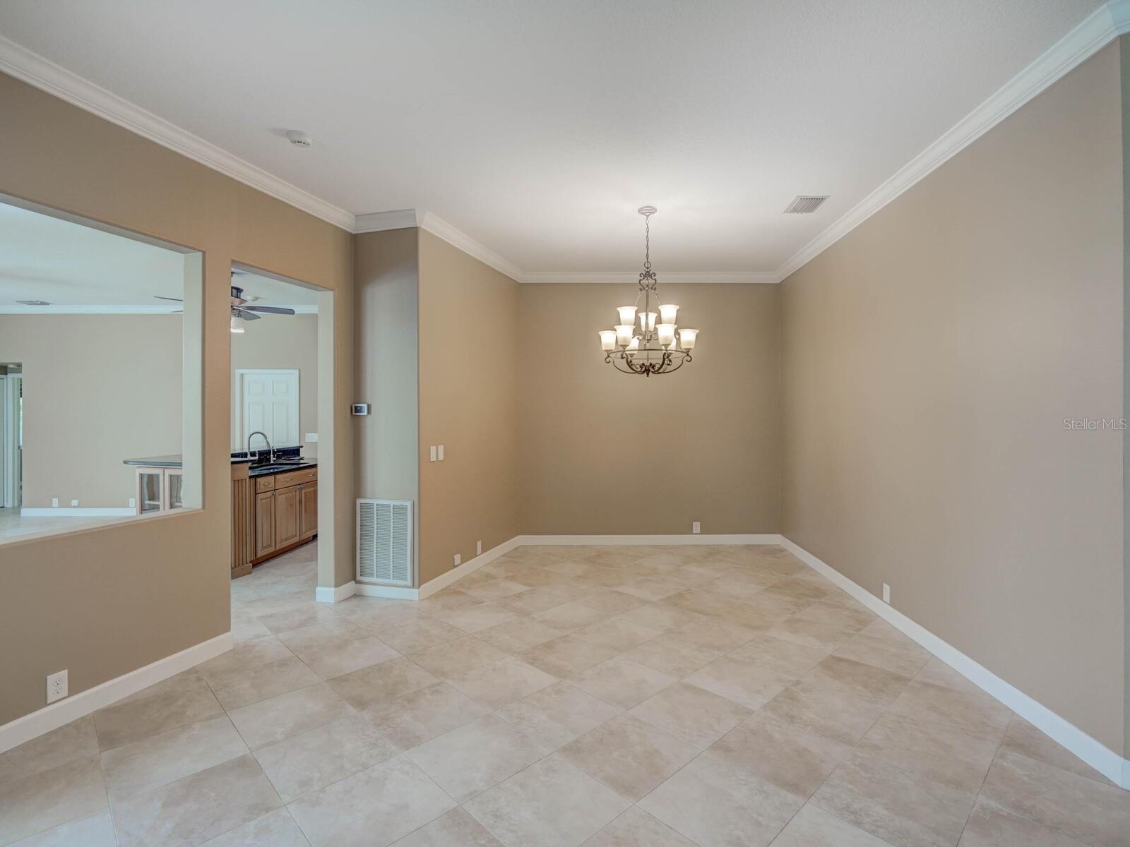 4323 CLAIRIDGE WAY