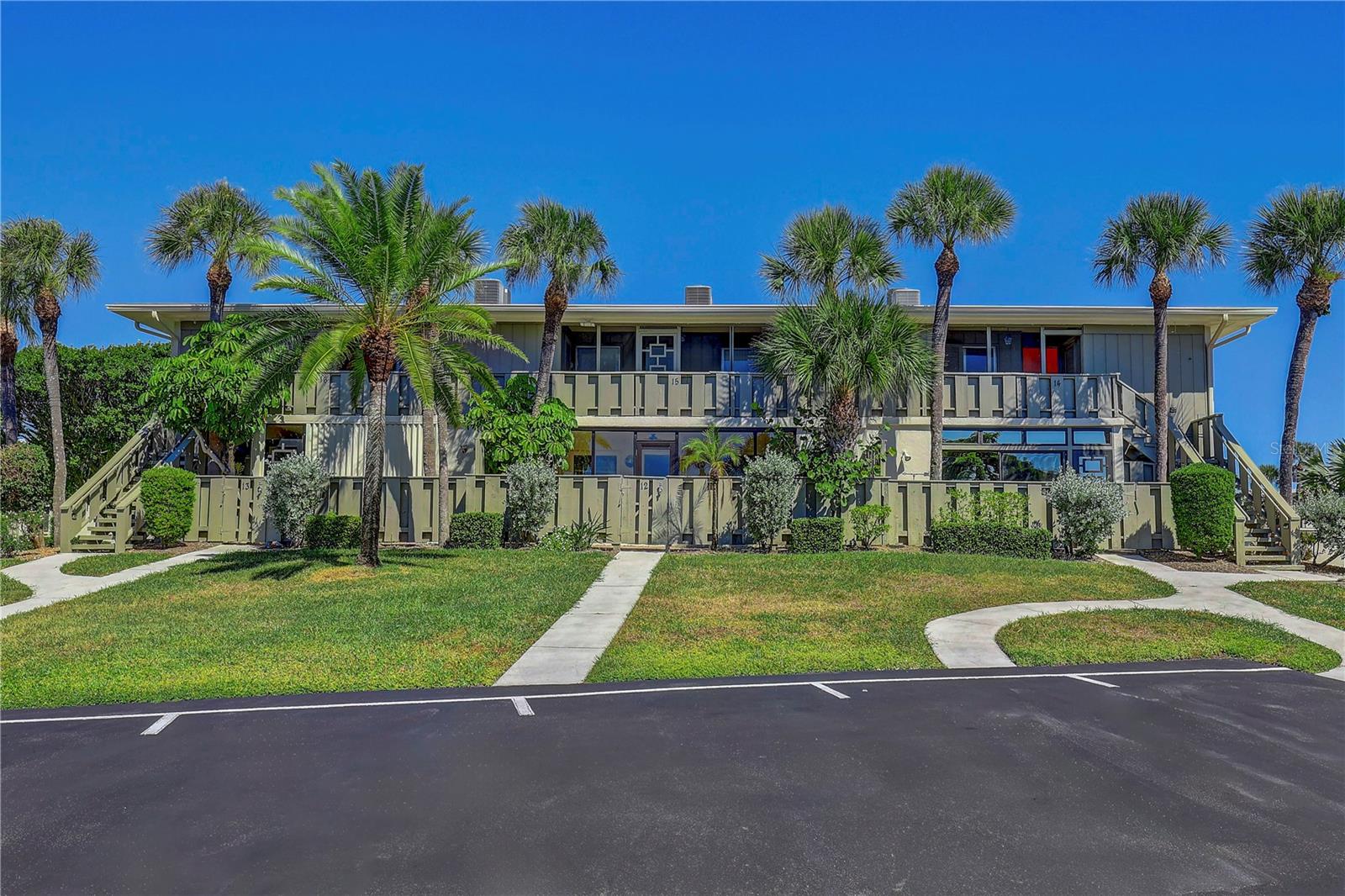 WESTBAY POINT & MOORINGS - Residential