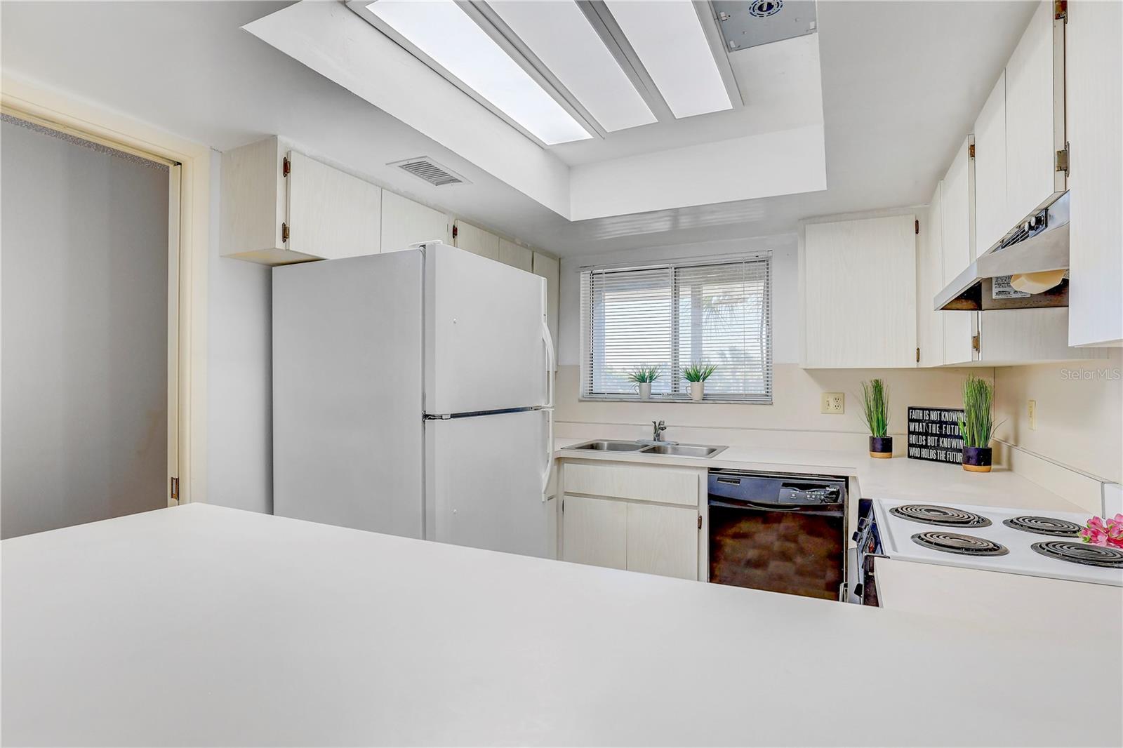 WESTBAY POINT & MOORINGS - Residential