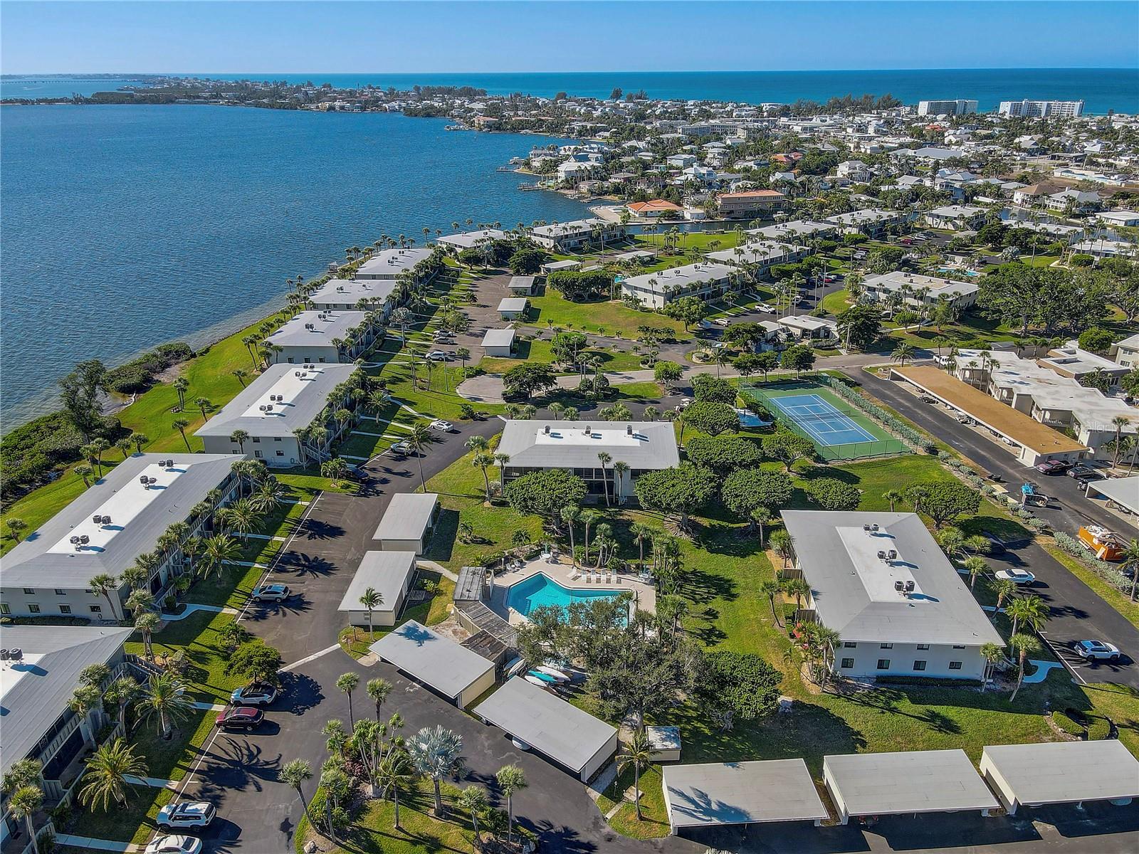 WESTBAY POINT & MOORINGS - Residential