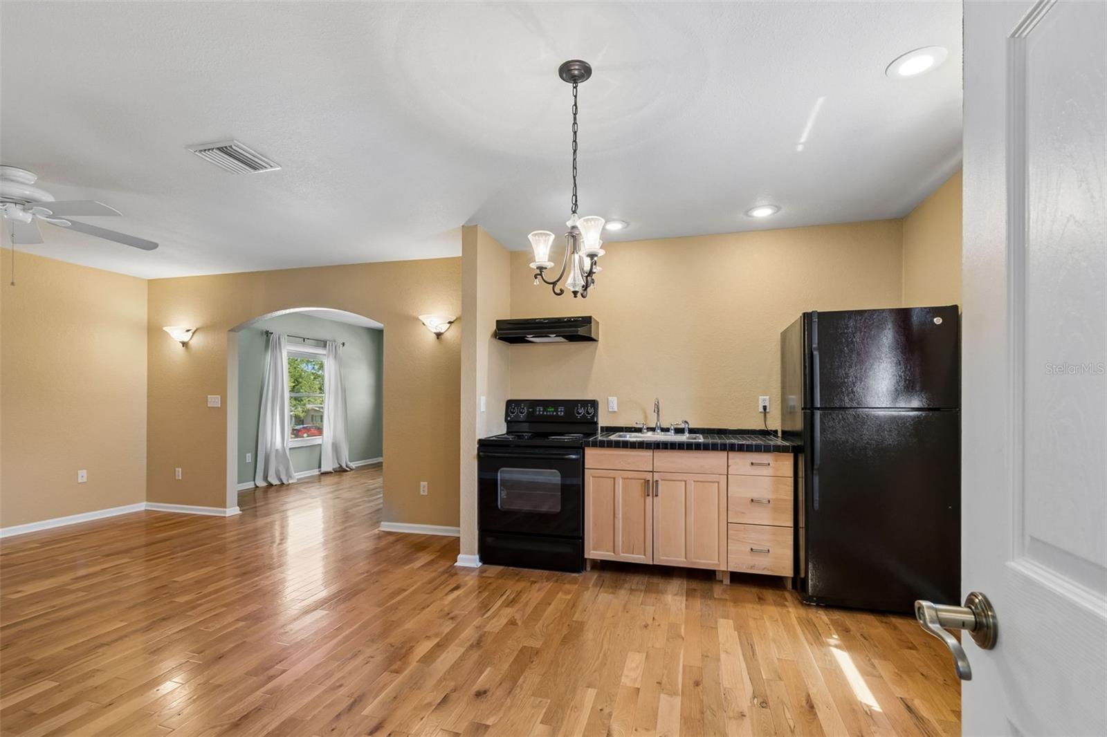 SHERYL MANOR - Residential