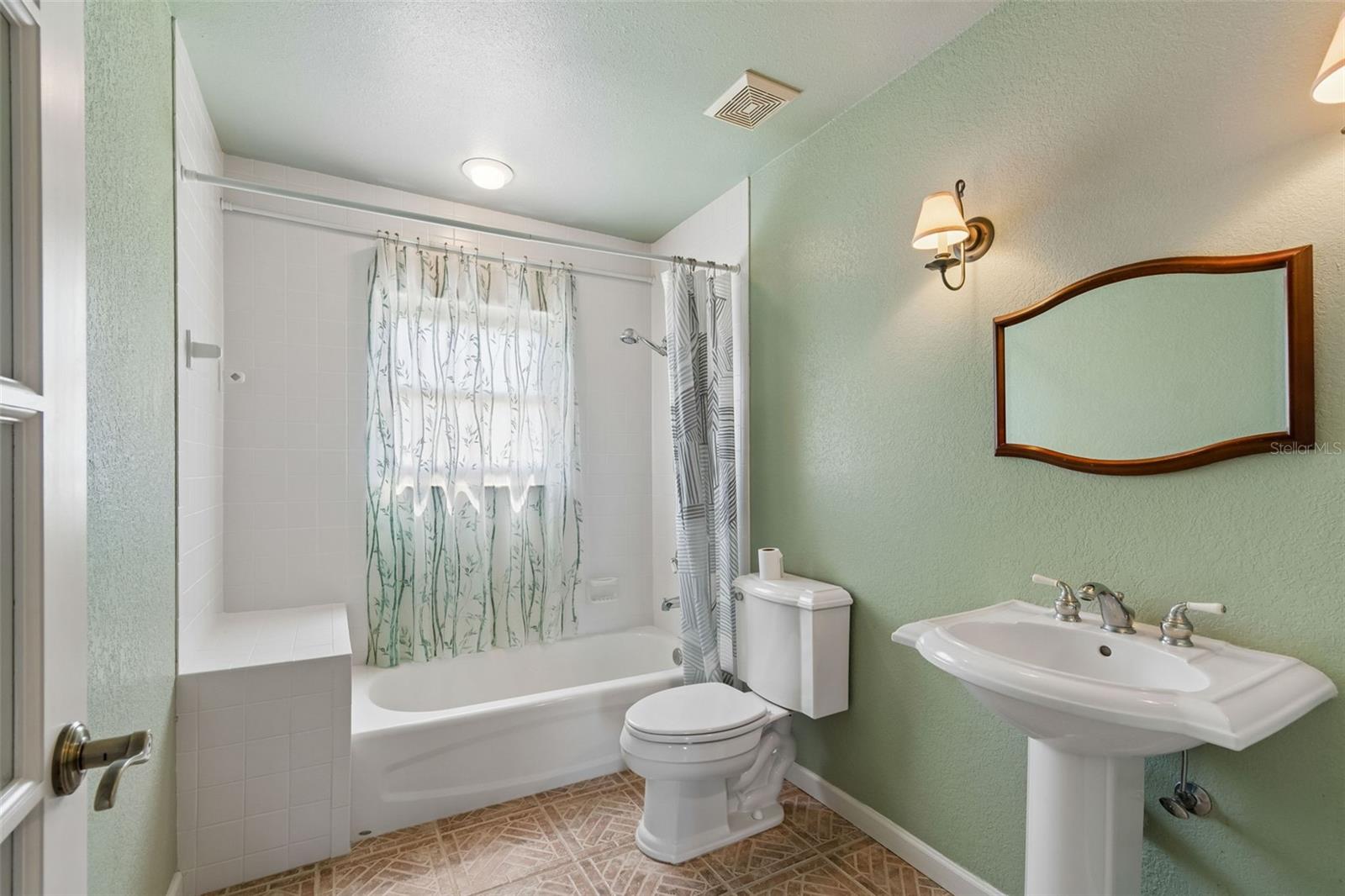 SHERYL MANOR - Residential