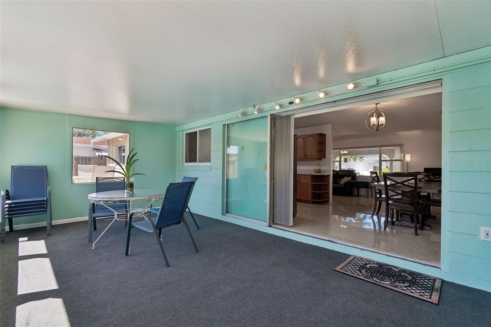 SHERYL MANOR - Residential