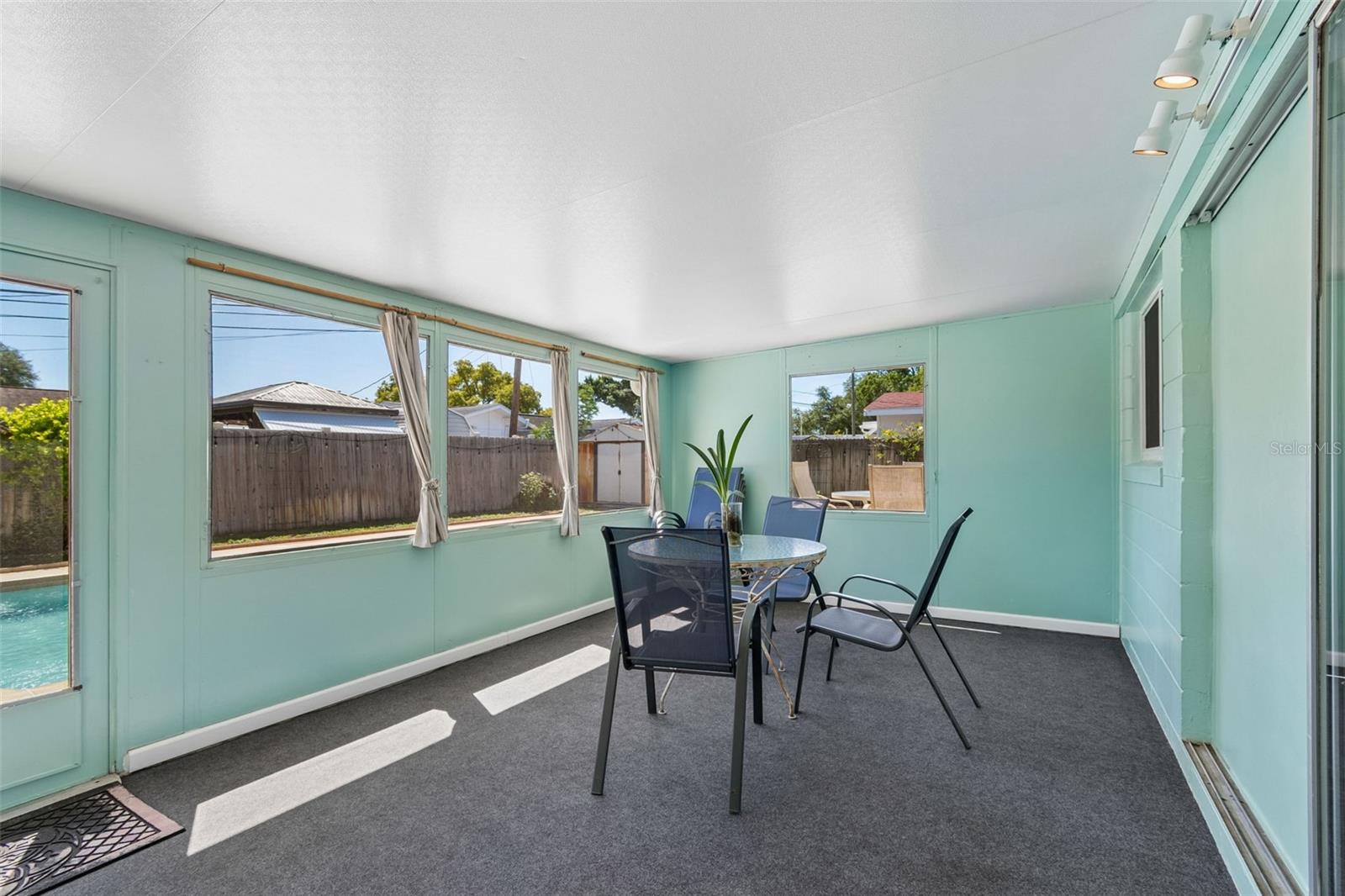 SHERYL MANOR - Residential