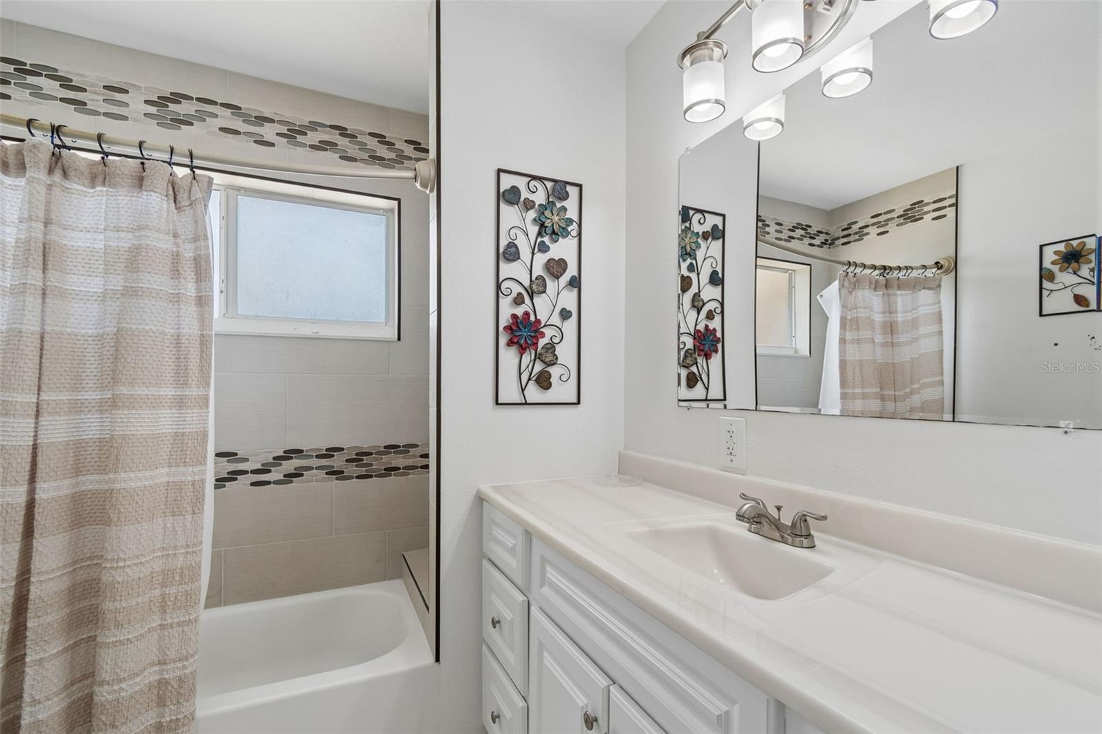 SHERYL MANOR - Residential