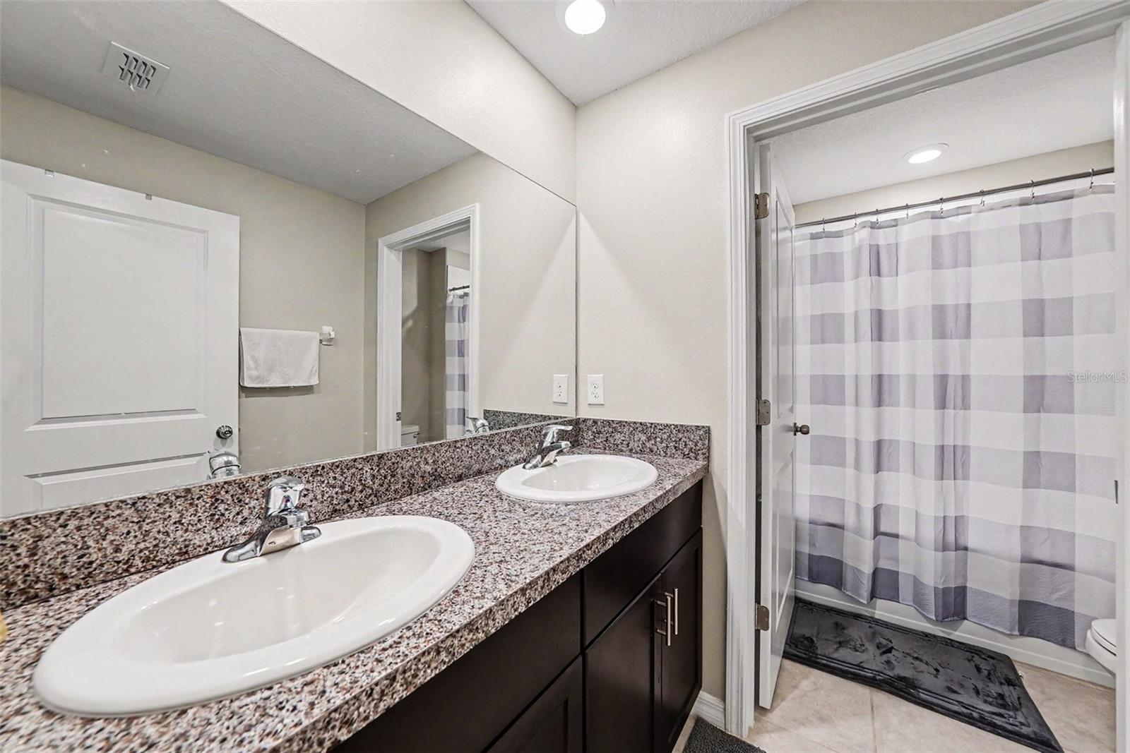 VENTANA GRVS PH 3 & CONE GROVE R - Residential