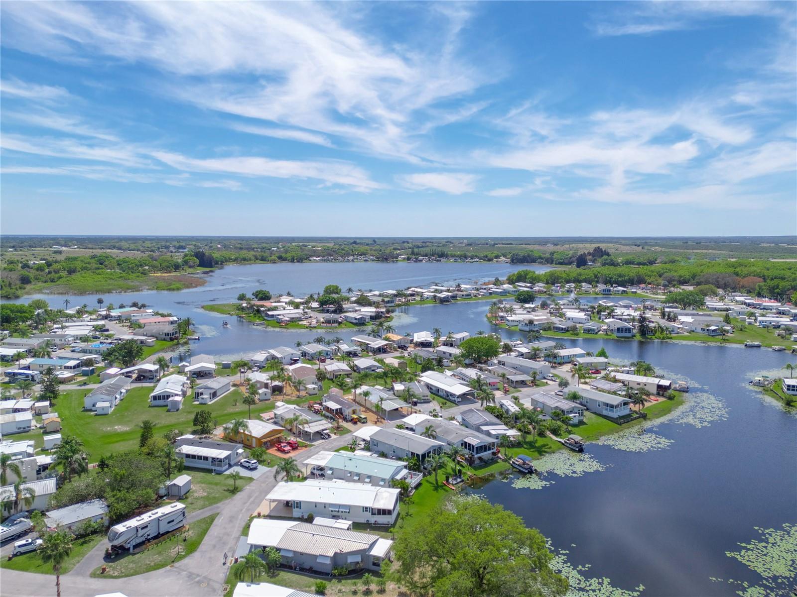 SADDLEBAG LAKE - Residential