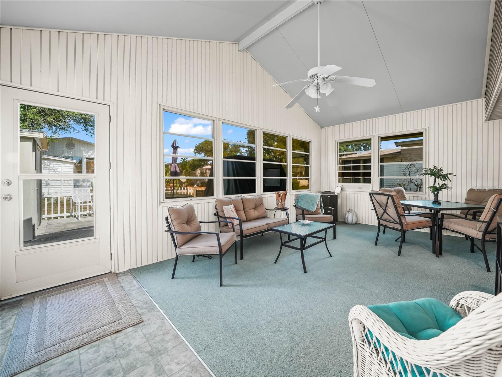 SADDLEBAG LAKE - Residential