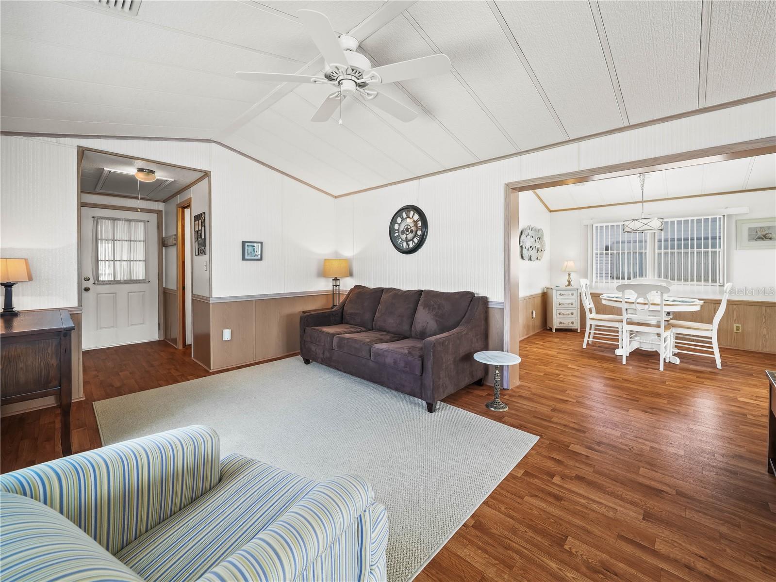 SADDLEBAG LAKE - Residential