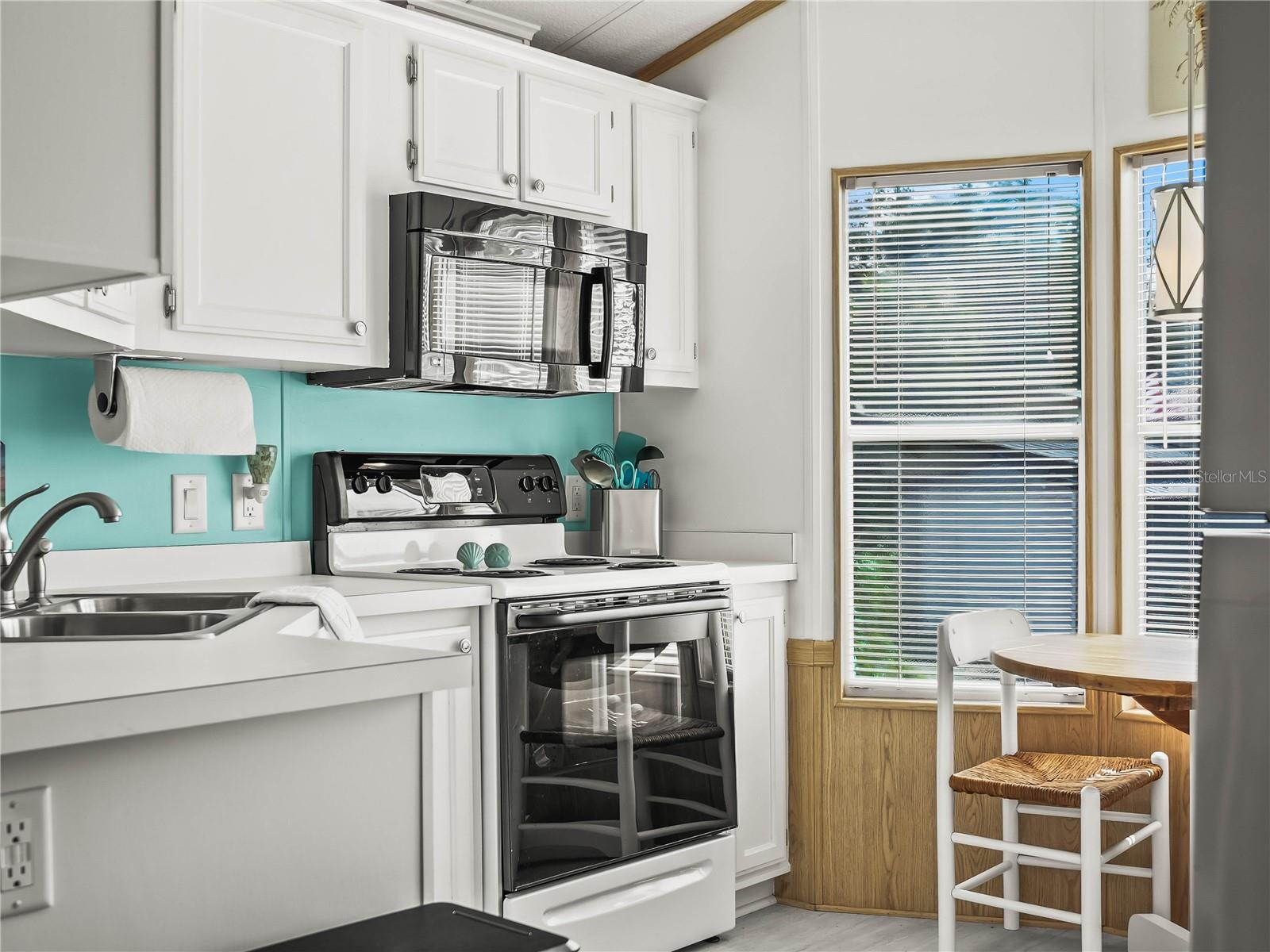 SADDLEBAG LAKE - Residential
