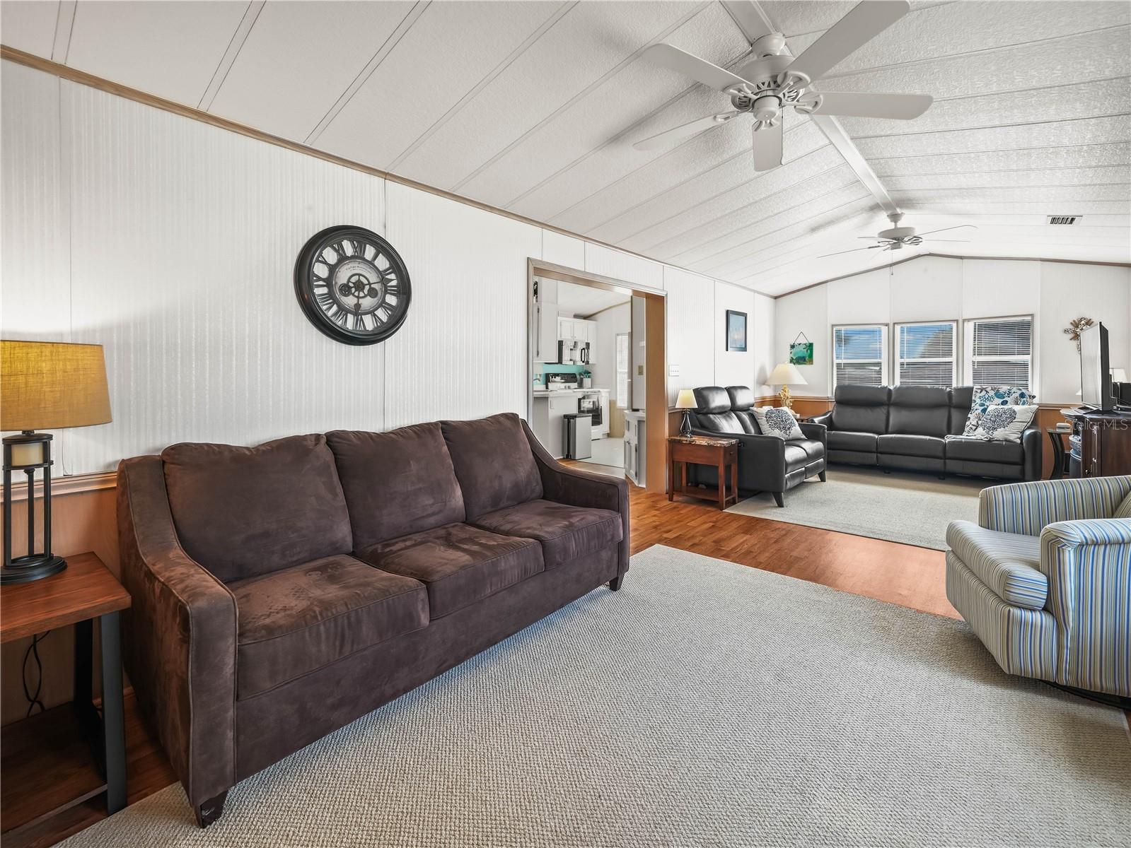 SADDLEBAG LAKE - Residential