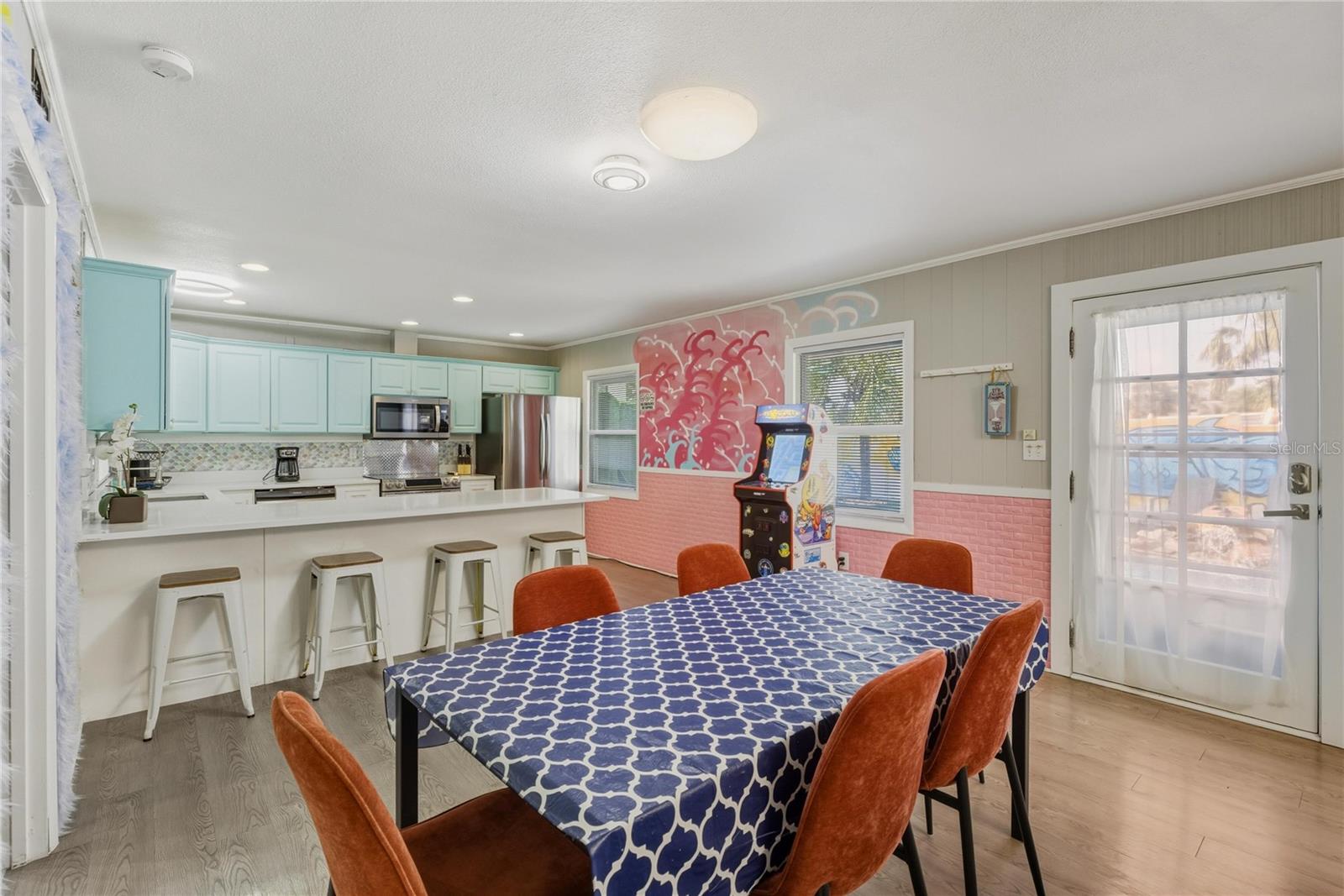 SABAL PALMS - Residential Income