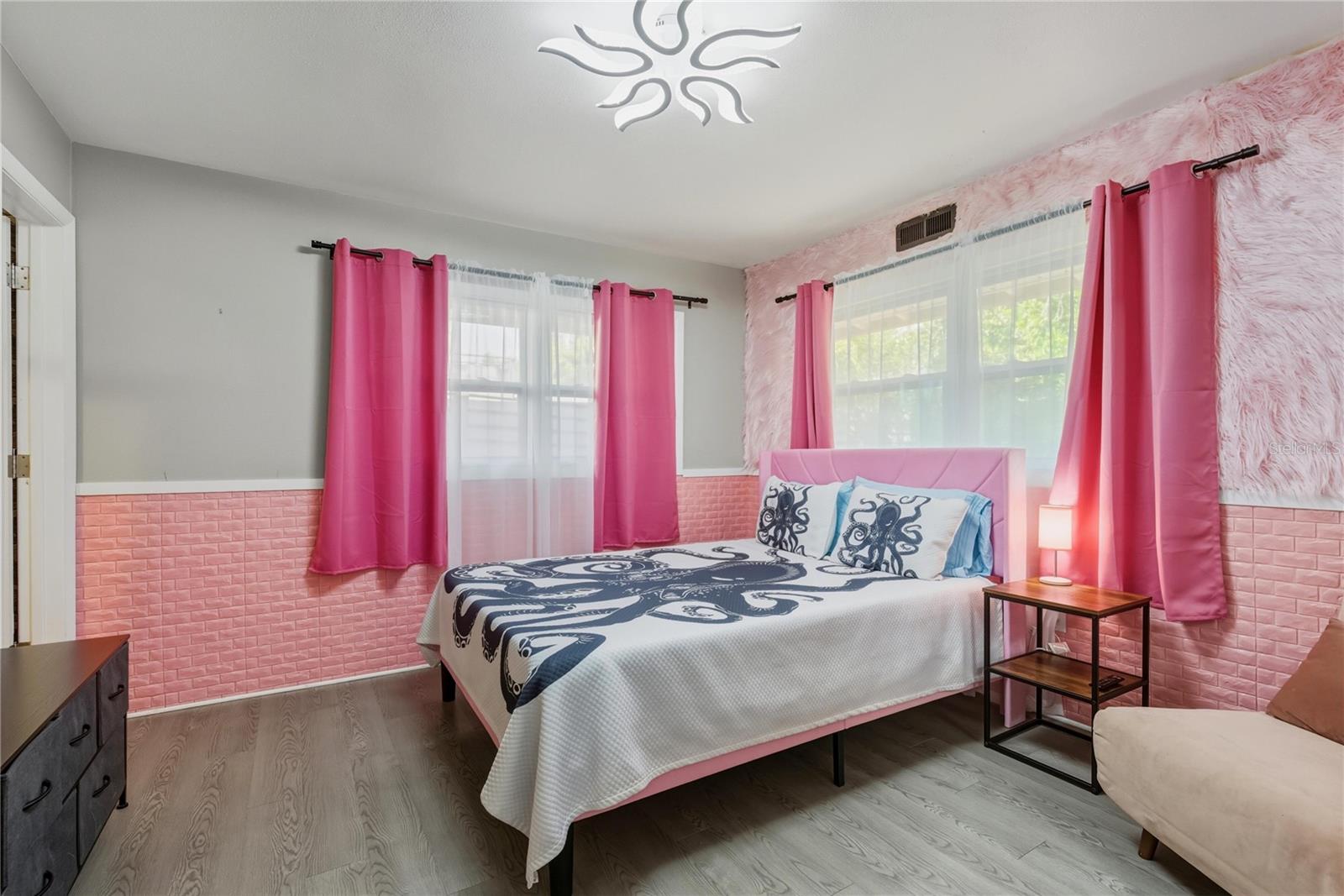 SABAL PALMS - Residential Income