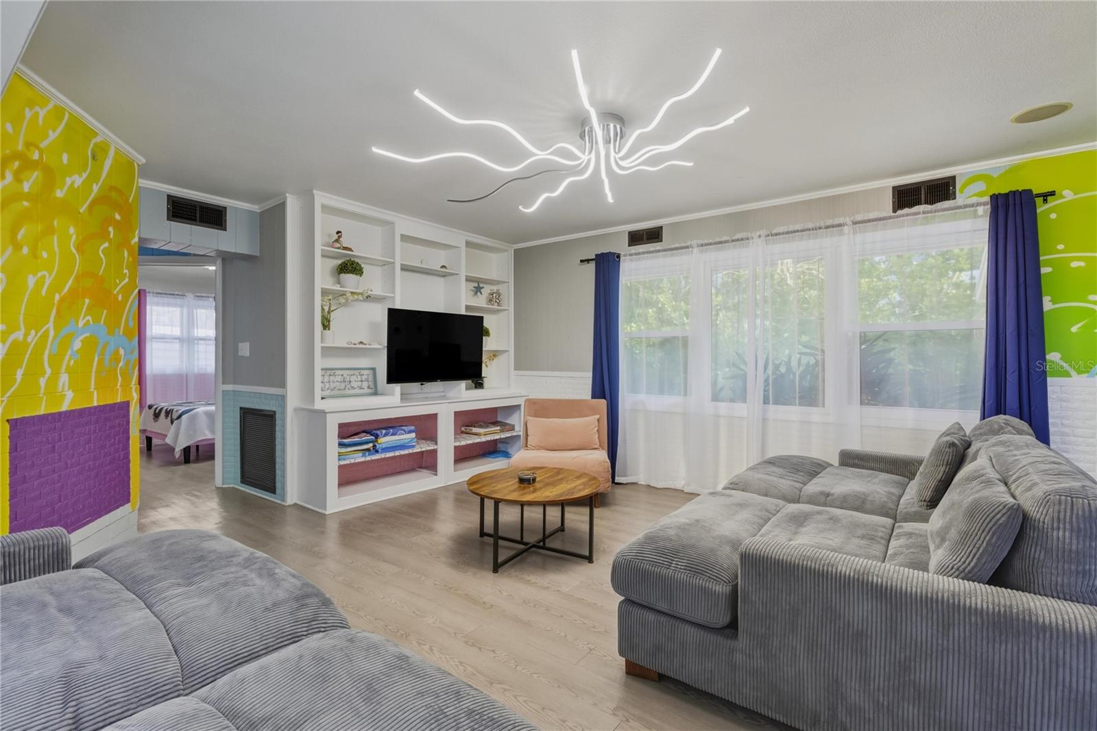 SABAL PALMS - Residential Income