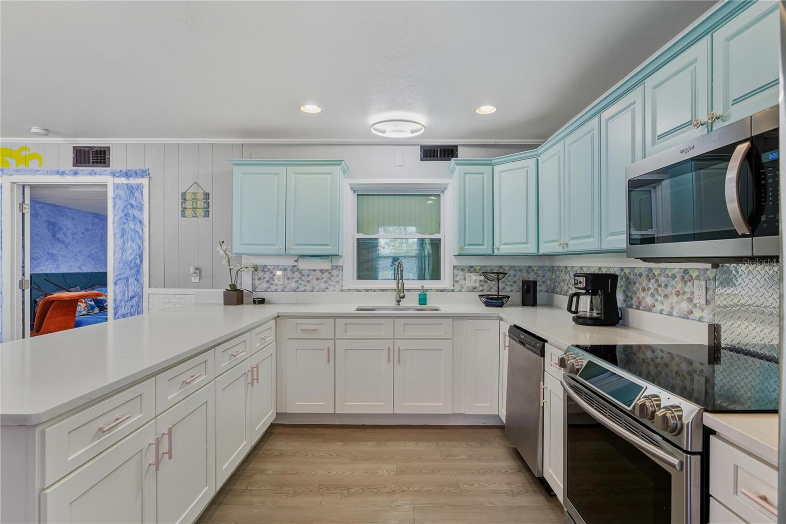 SABAL PALMS - Residential Income