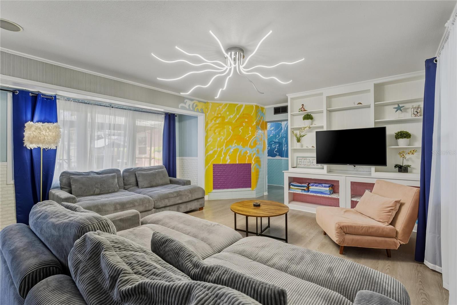 SABAL PALMS - Residential Income