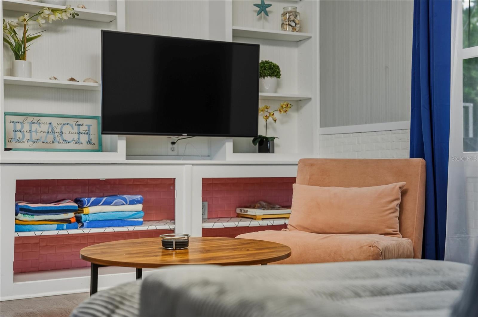 SABAL PALMS - Residential Income