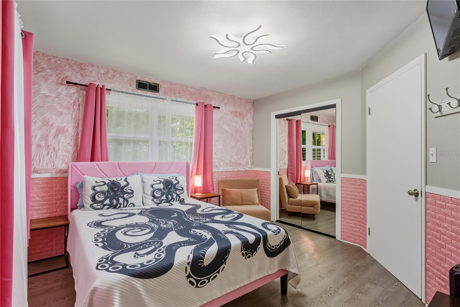 SABAL PALMS - Residential Income