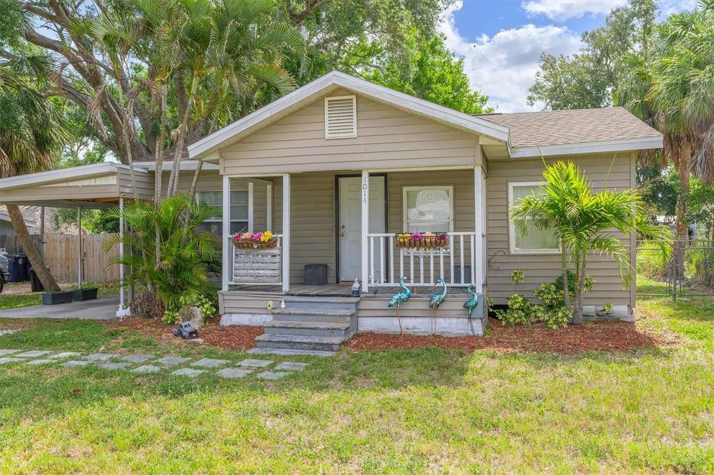 Photo of 1014 27th Avenue W, Palmetto, FL 34221 (MLS # A4691949)