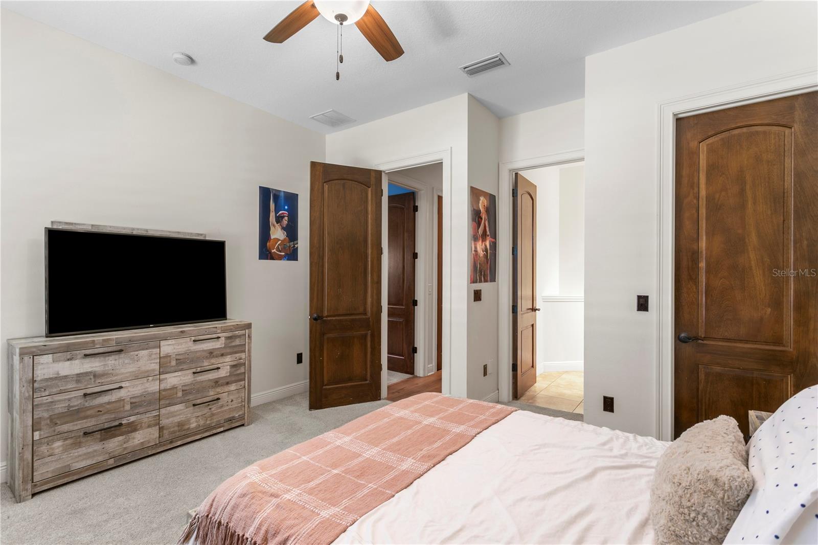 FISHHAWK RANCH - Residential