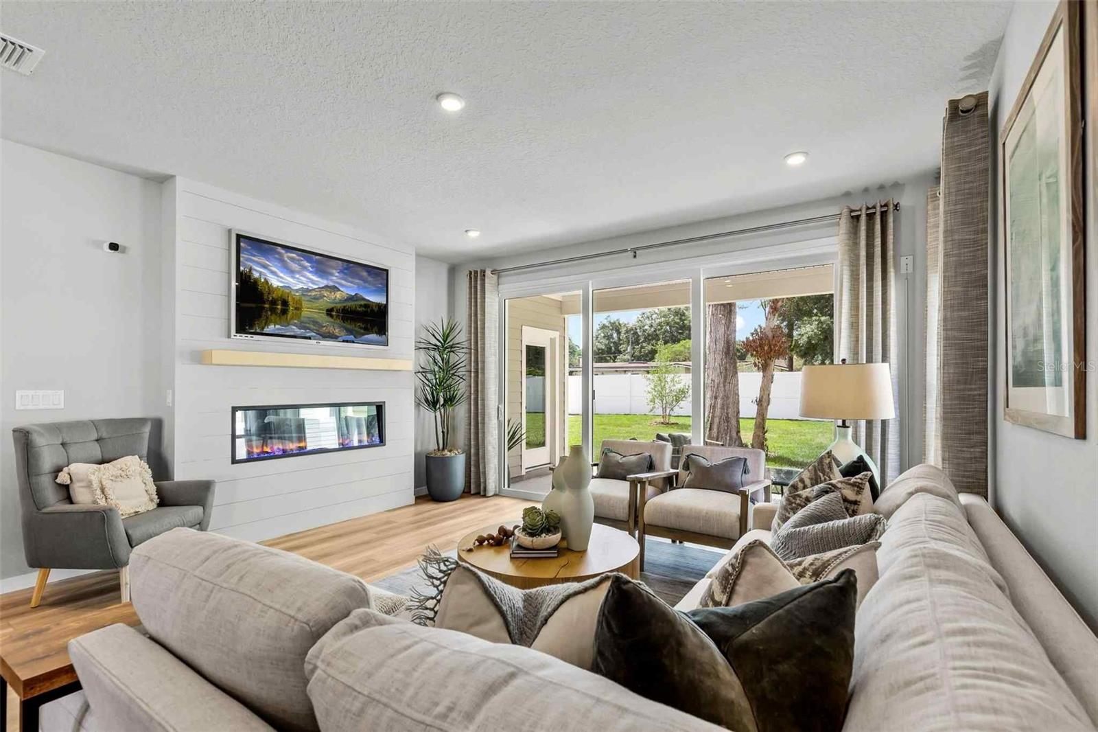 RESERVE EAST - Residential