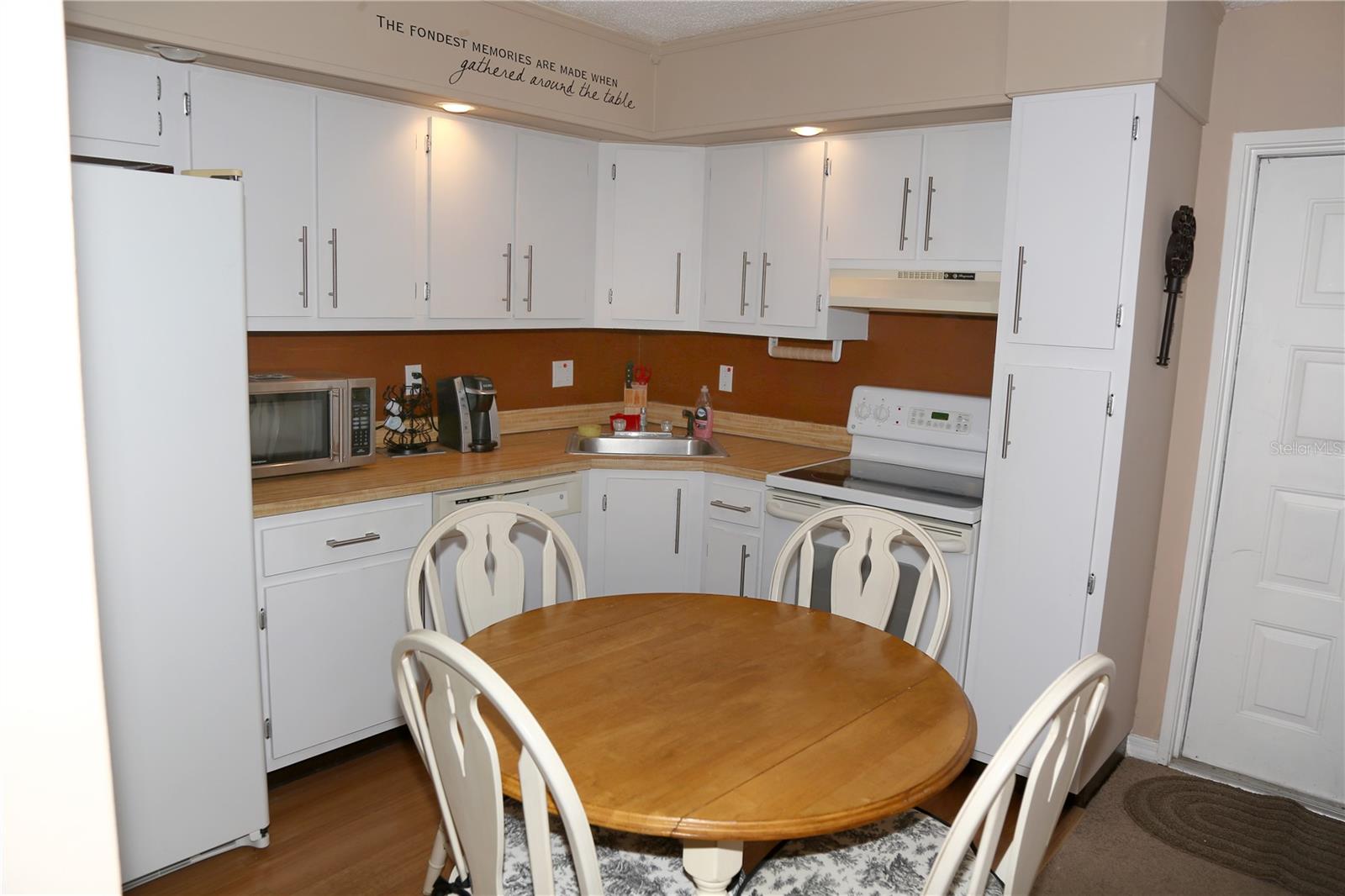 CLUB AT ORLANDO PH 08 - Residential Lease