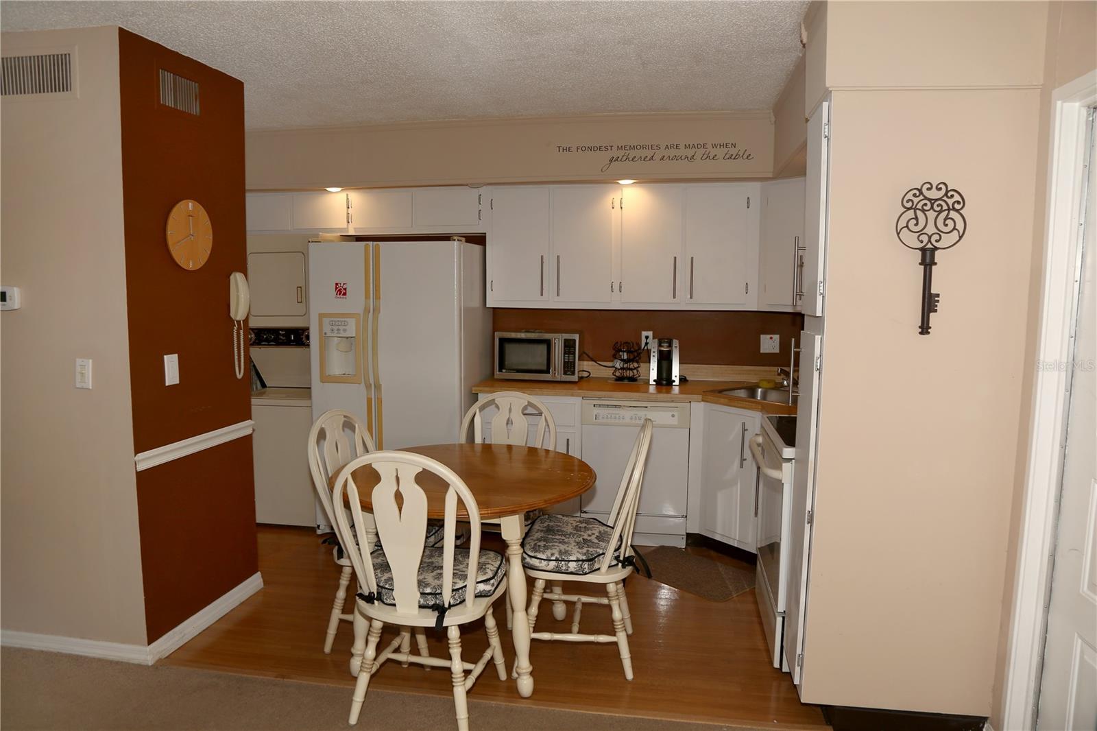 CLUB AT ORLANDO PH 08 - Residential Lease