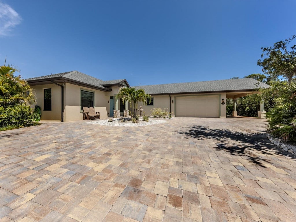 Photo of 2565 Lemon Avenue, Englewood, FL 34223 (MLS # N6144729)
