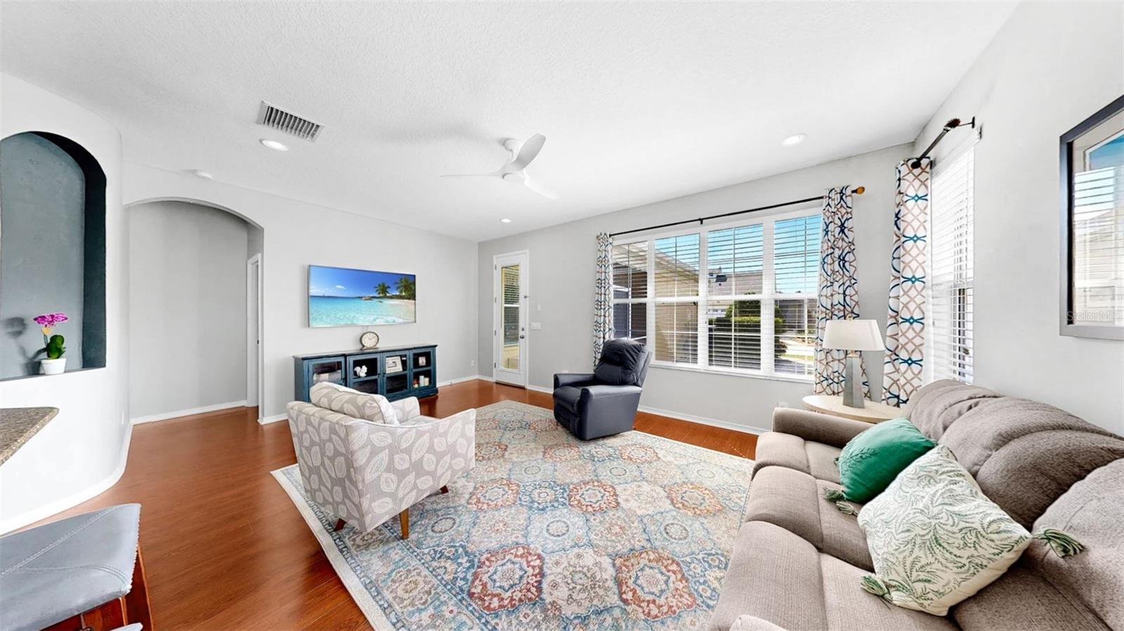 MIRABAY PRCL 7 PH 1 - Residential