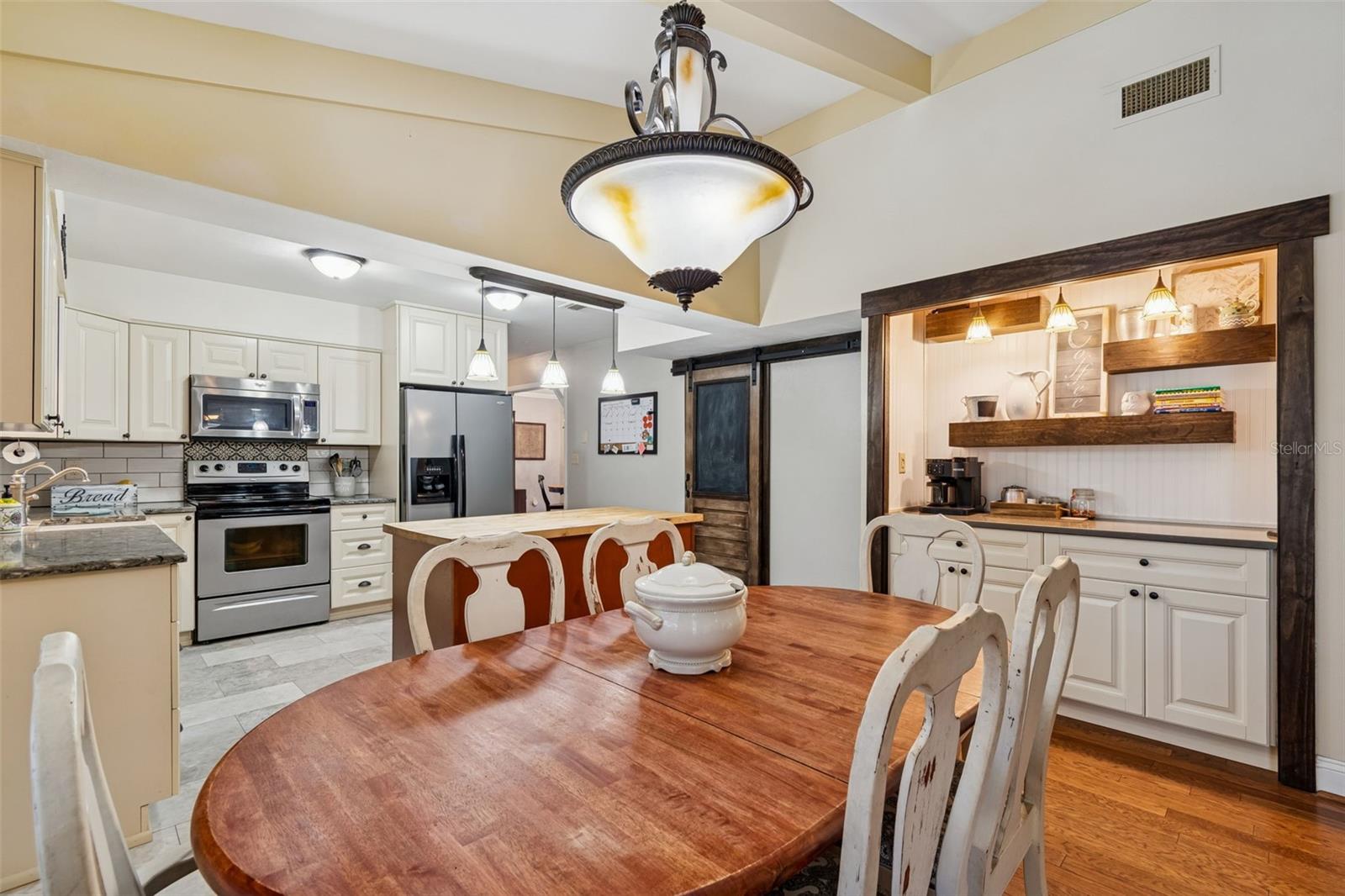 MILLS ESTATES - Residential