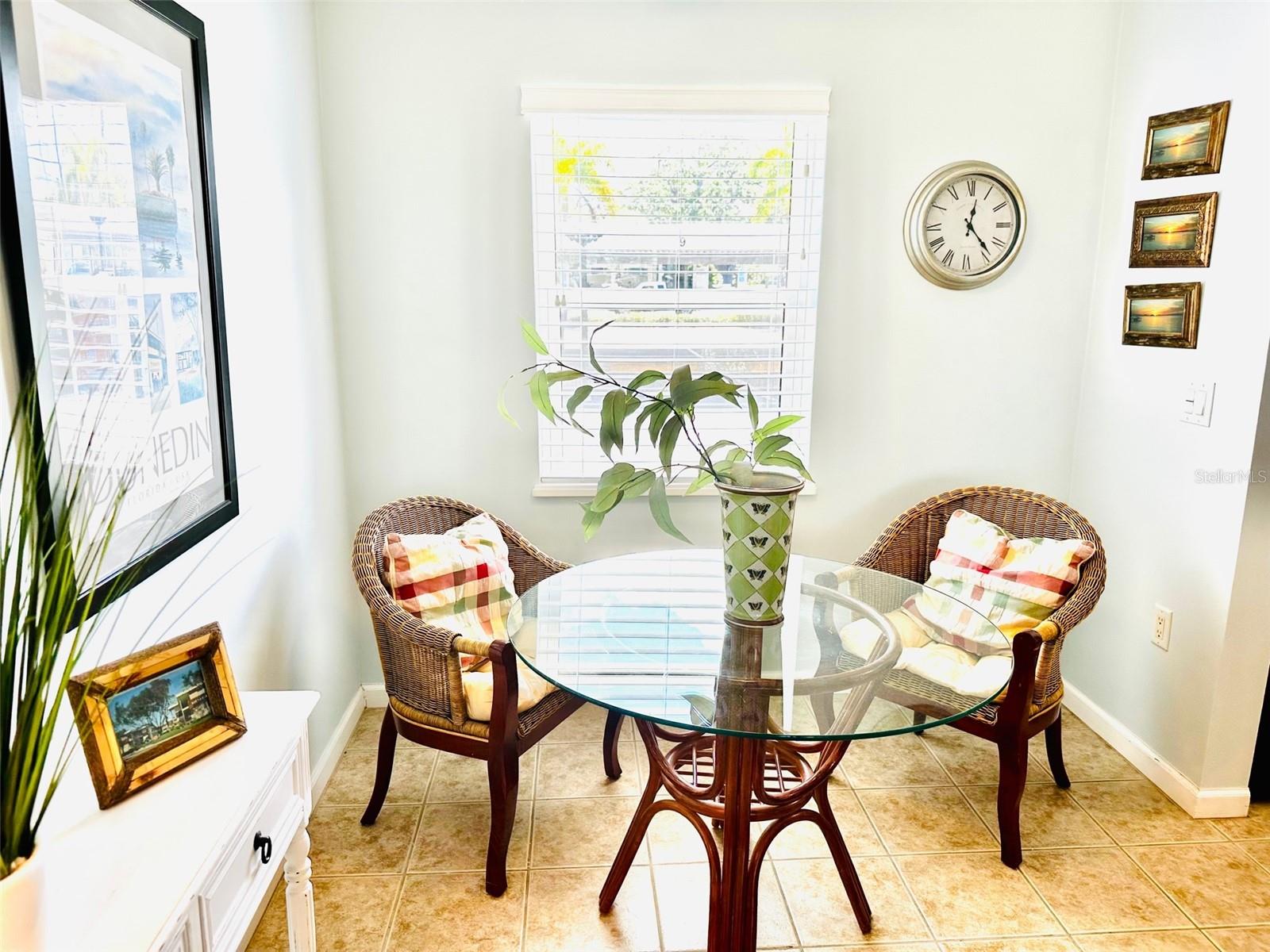 VICTORIA THE CONDO - Residential