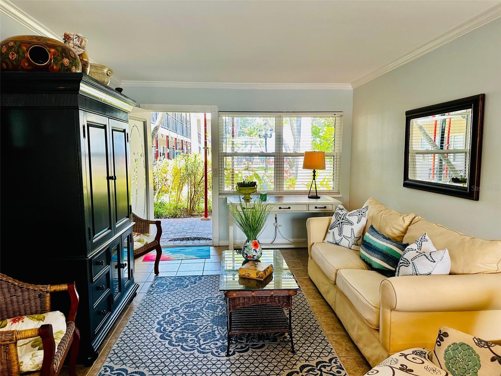 VICTORIA THE CONDO - Residential