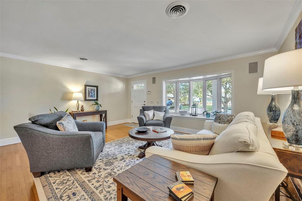 Photo of 636 Dunblane Drive, Winter Park, FL 32792 (MLS # O6370332)