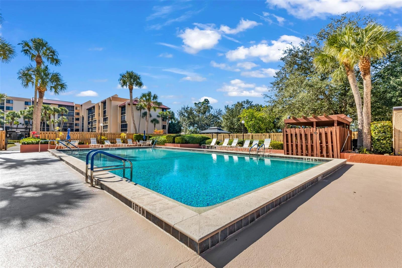 PROMENADES WEST - Residential